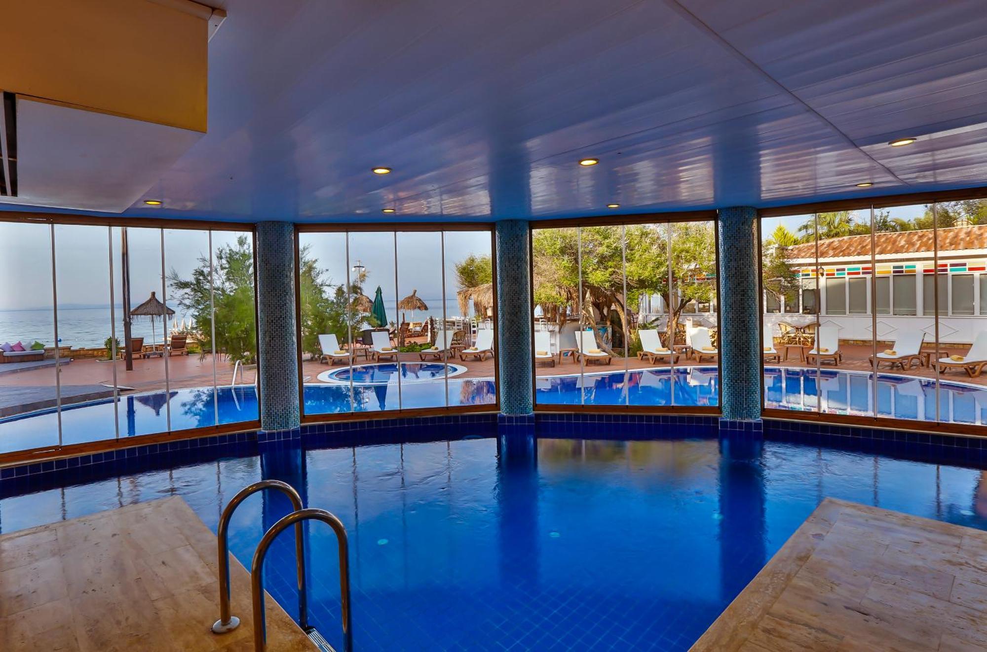 Palace Hotel Olive Odore Кючуккую Екстериор снимка